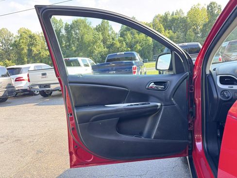 Used 2014 Dodge Journey SXT w/ Flexible Seating Group AWD/4WD image 9