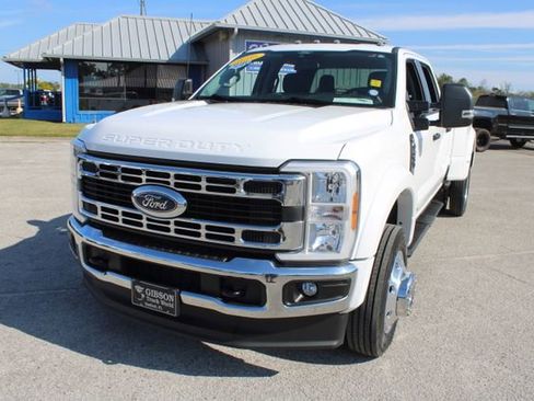 Used 2025 Ford F450 XLT image 3
