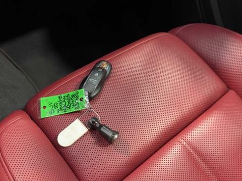 Used 2020 Porsche Macan S AWD/4WD image 26