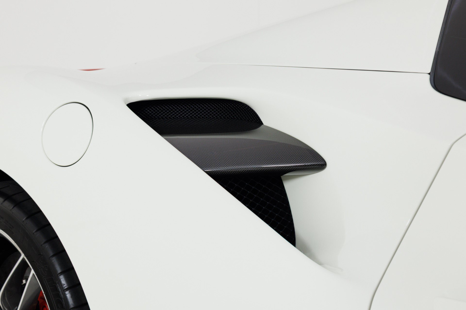 Used 2017 Ferrari 488 Spider RWD image 67