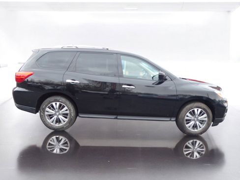 Used 2019 Nissan Pathfinder SV image 6