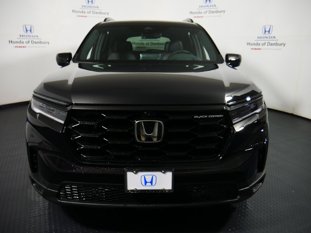 New 2026 Honda Pilot Black Edition image 2