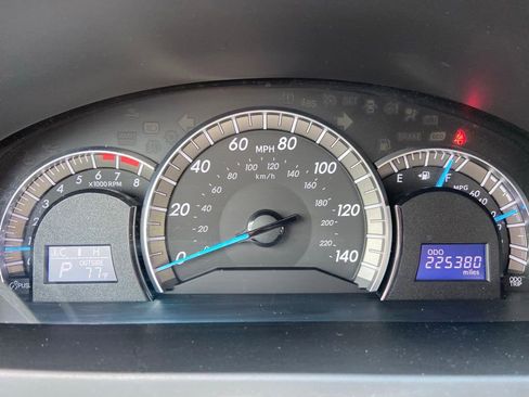 Used 2012 Toyota Camry SE FWD image 30