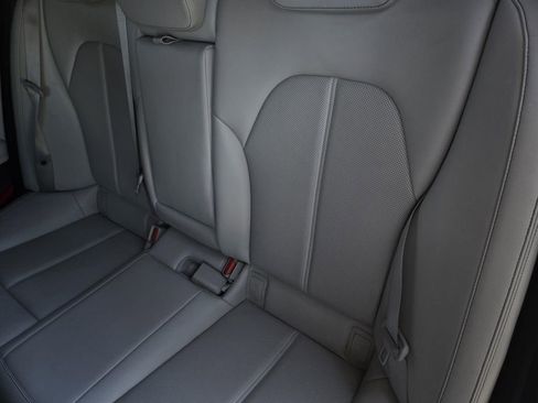 Used 2025 Genesis G70 2.5T AWD/4WD image 11