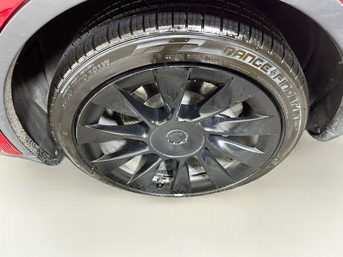 Used 2020 Tesla Model Y Long Range AWD/4WD image 11