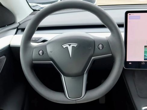 Used 2023 Tesla Model Y Long Range AWD/4WD image 9