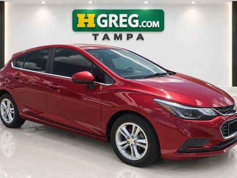 Used 2018 Chevrolet Cruze LT w/ Convenience Package FWD image 4