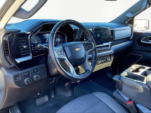Used 2022 Chevrolet Silverado 1500 LT image 12