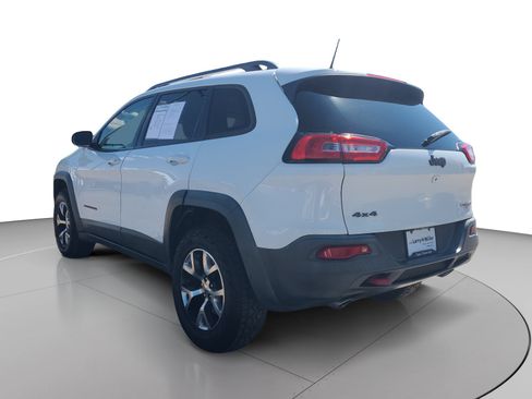 Used 2015 Jeep Cherokee Trailhawk AWD/4WD image 3