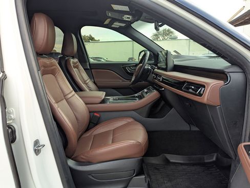 Used 2025 Lincoln Aviator Reserve w/ Illumination Package image 27