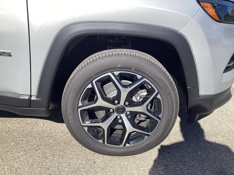 New 2026 Jeep Compass Limited AWD/4WD image 9