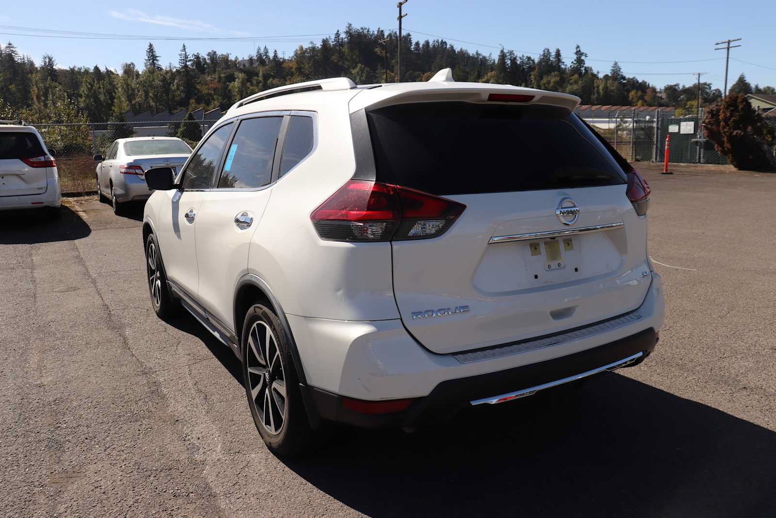 Used 2018 Nissan Rogue SL w/ Premium Package FWD image 7