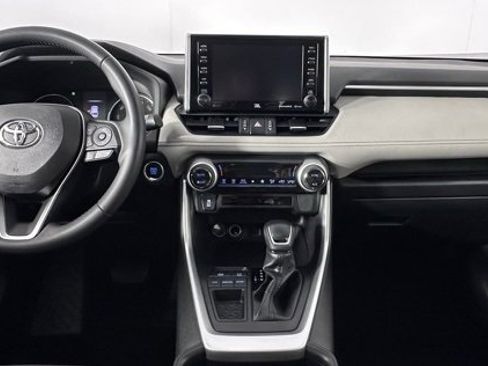 Used 2019 Toyota RAV4 XLE Premium image 26