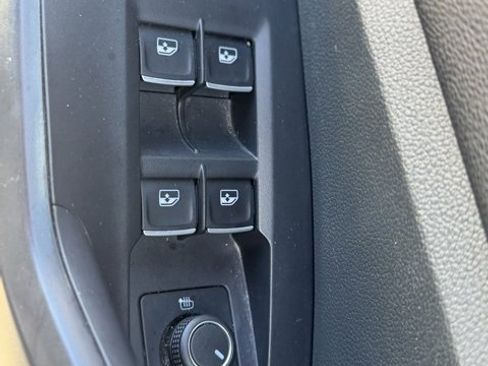 Used 2024 Volkswagen Jetta SE image 8