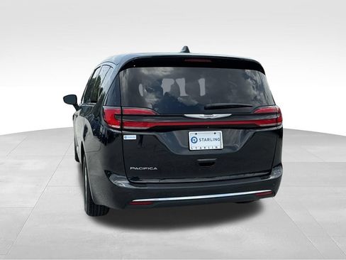 Used 2023 Chrysler Pacifica Touring-L FWD image 9