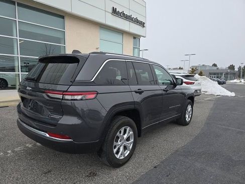 Used 2023 Jeep Grand Cherokee Limited image 7