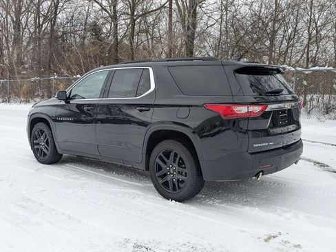 Used 2020 Chevrolet Traverse LT w/ Driver Confidence II Package image 3