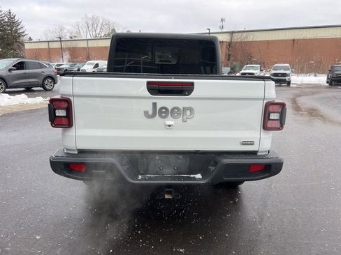 Used 2020 Jeep Gladiator Overland image 6