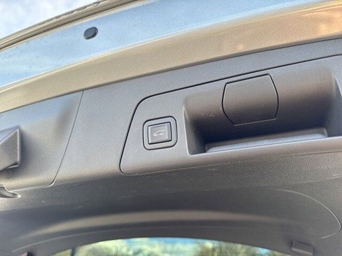 Used 2023 Buick Envision Essence w/ Technology Package I image 14