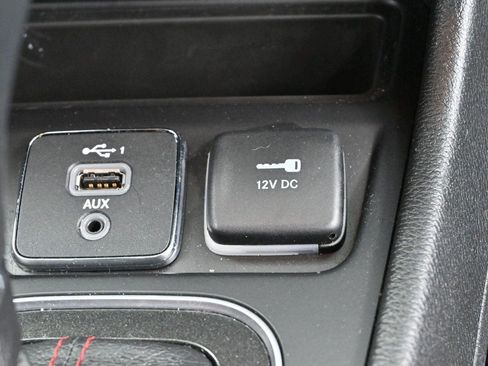 Used 2022 Jeep Cherokee Trailhawk w/ Premium Leather Package AWD/4WD image 26