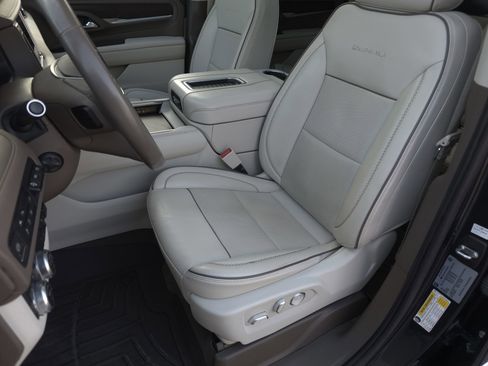 Used 2022 GMC Yukon Denali w/ Denali Ultimate Package image 10