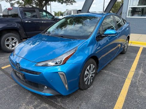 Used 2019 Toyota Prius XLE AWD/4WD image 3