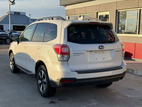 Used 2018 Subaru Forester 2.5i Premium w/ All-Weather Package image 4