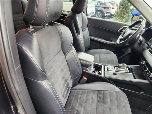 Used 2024 Mitsubishi Outlander SE image 13