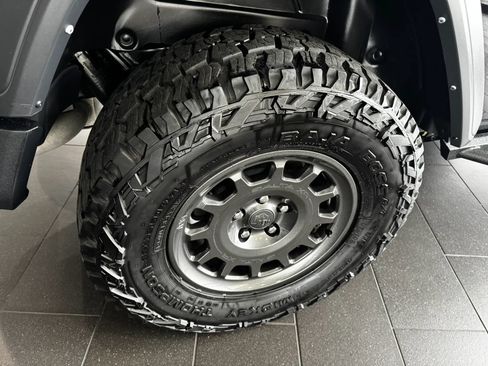Used 2023 Jeep Wrangler Sport AWD/4WD image 36