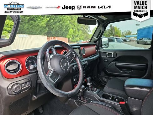 Used 2021 Jeep Wrangler Unlimited Rubicon w/ LED Lighting Group AWD/4WD image 12
