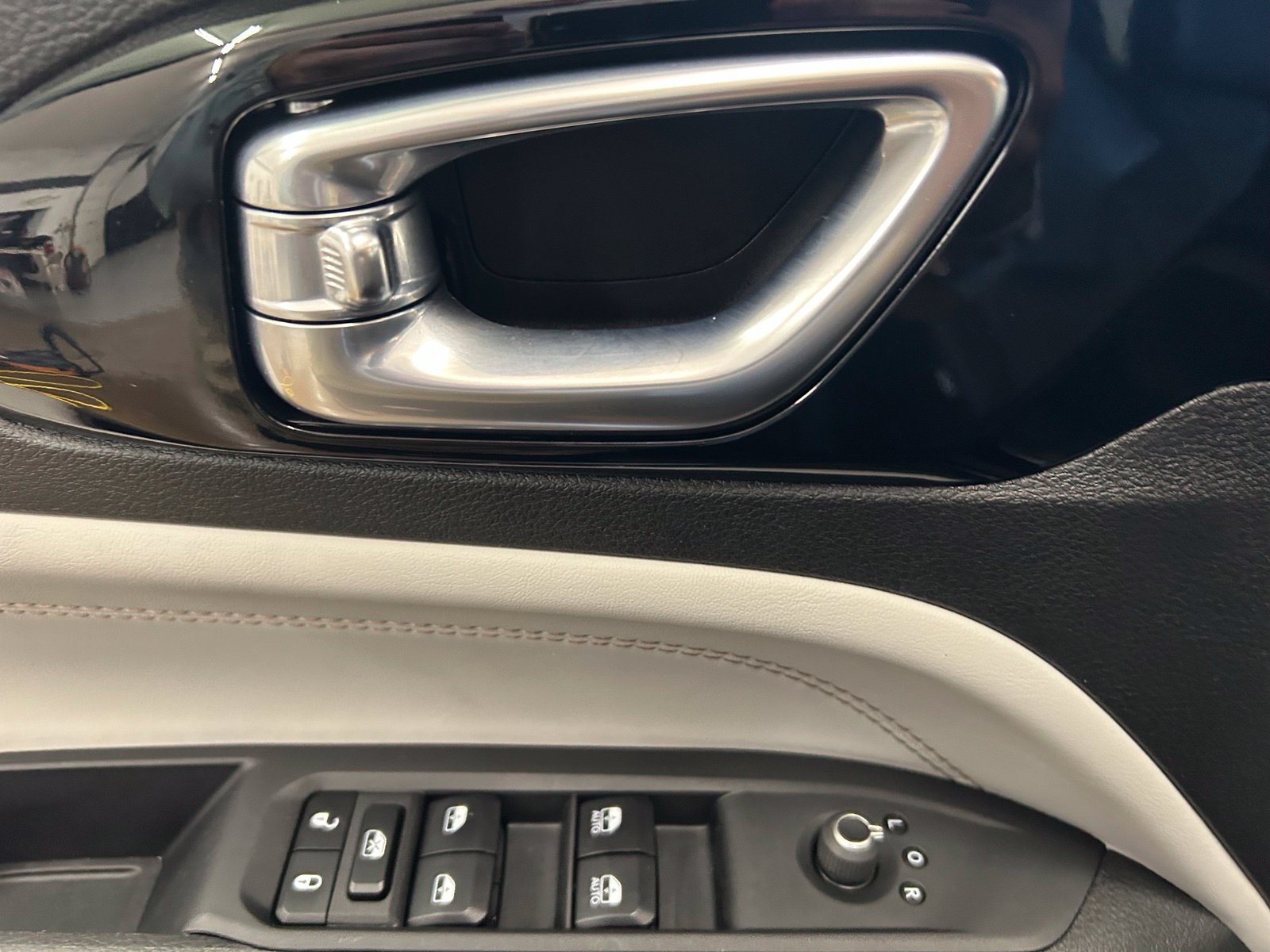 Certified 2024 Jeep Compass Limited AWD/4WD image 13