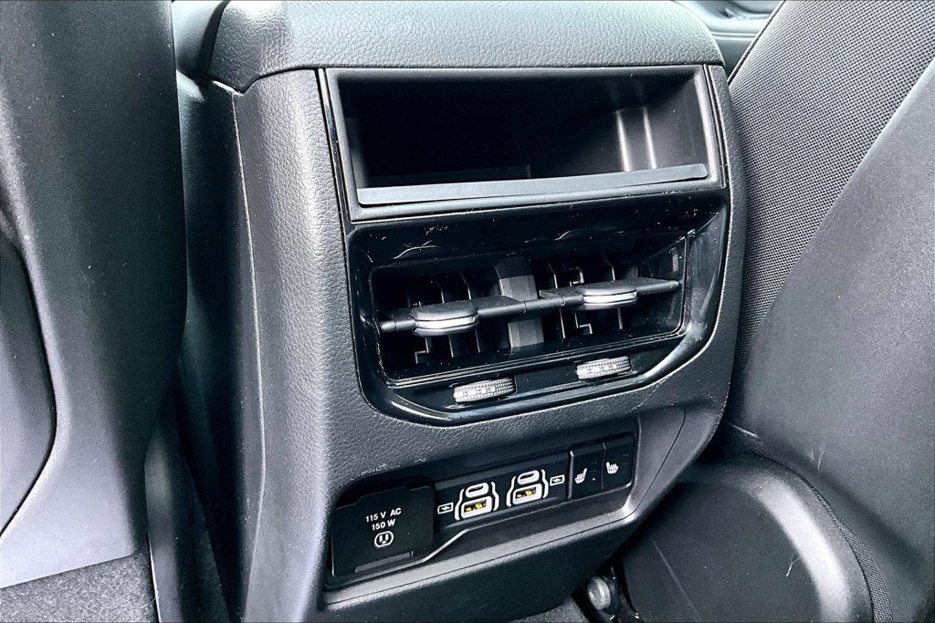 Used 2023 Jeep Grand Cherokee Limited w/ Black Appearance Package AWD/4WD image 11