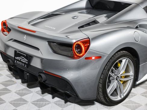 Used 2017 Ferrari 488 Spider image 8