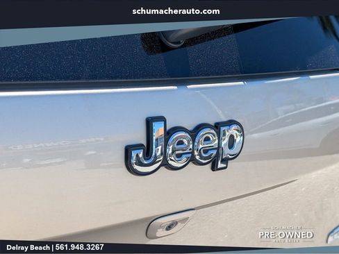 Used 2015 Jeep Cherokee Latitude AWD/4WD image 15