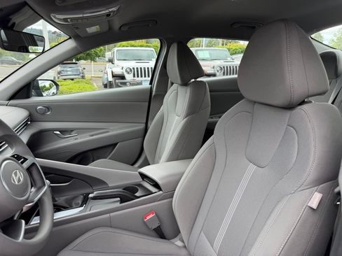 Used 2024 Hyundai Elantra SE FWD image 14