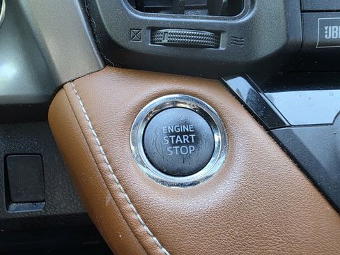 Used 2018 Toyota RAV4 Limited w/ Advanced Technology Package FWD image 24