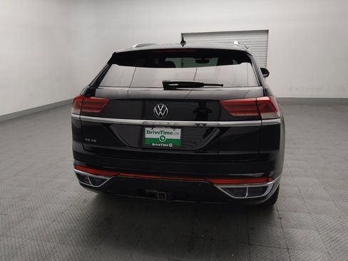 Used 2021 Volkswagen Atlas Cross Sport SE w/ Panoramic Sunroof Package FWD image 7
