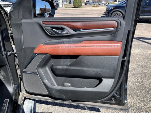 Used 2023 GMC Yukon Denali Ultimate image 23