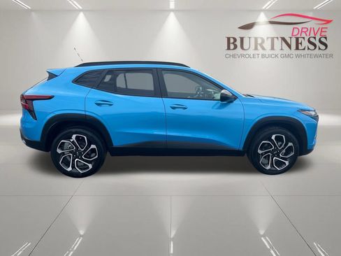 Certified 2025 Chevrolet Trax RS w/ Driver Confidence Package FWD image 9