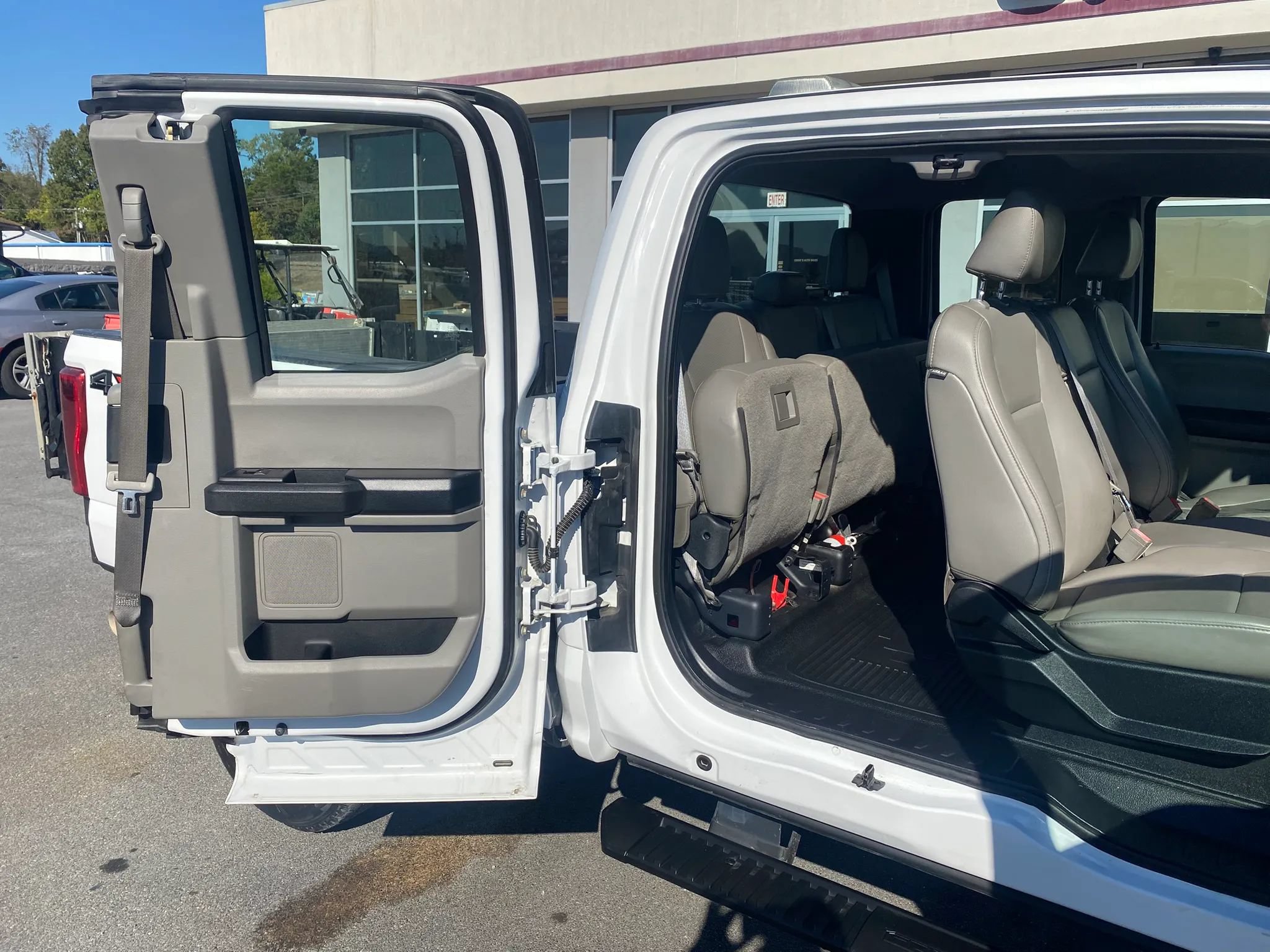 Used 2017 Ford F250 XL w/ Power Equipment Group AWD/4WD image 26