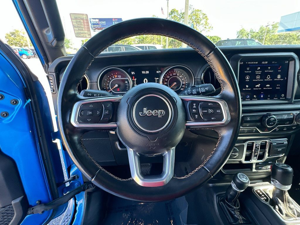 Used 2022 Jeep Wrangler Unlimited Sahara AWD/4WD image 11