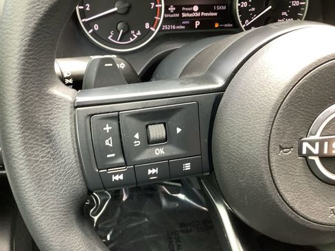 Used 2023 Nissan Rogue S image 21