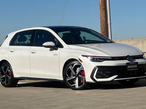 New 2026 Volkswagen GTI SE image 2