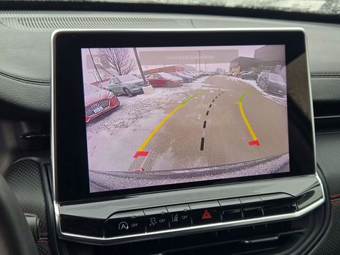 Used 2022 Jeep Compass Trailhawk w/ Trailhawk Convenience Group image 34