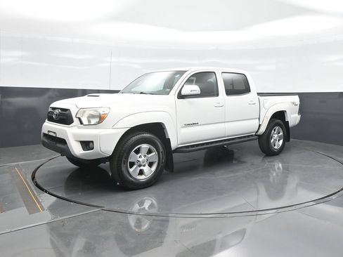 Used 2013 Toyota Tacoma 4x4 Double Cab w/ TRD Sport Pkg image 3