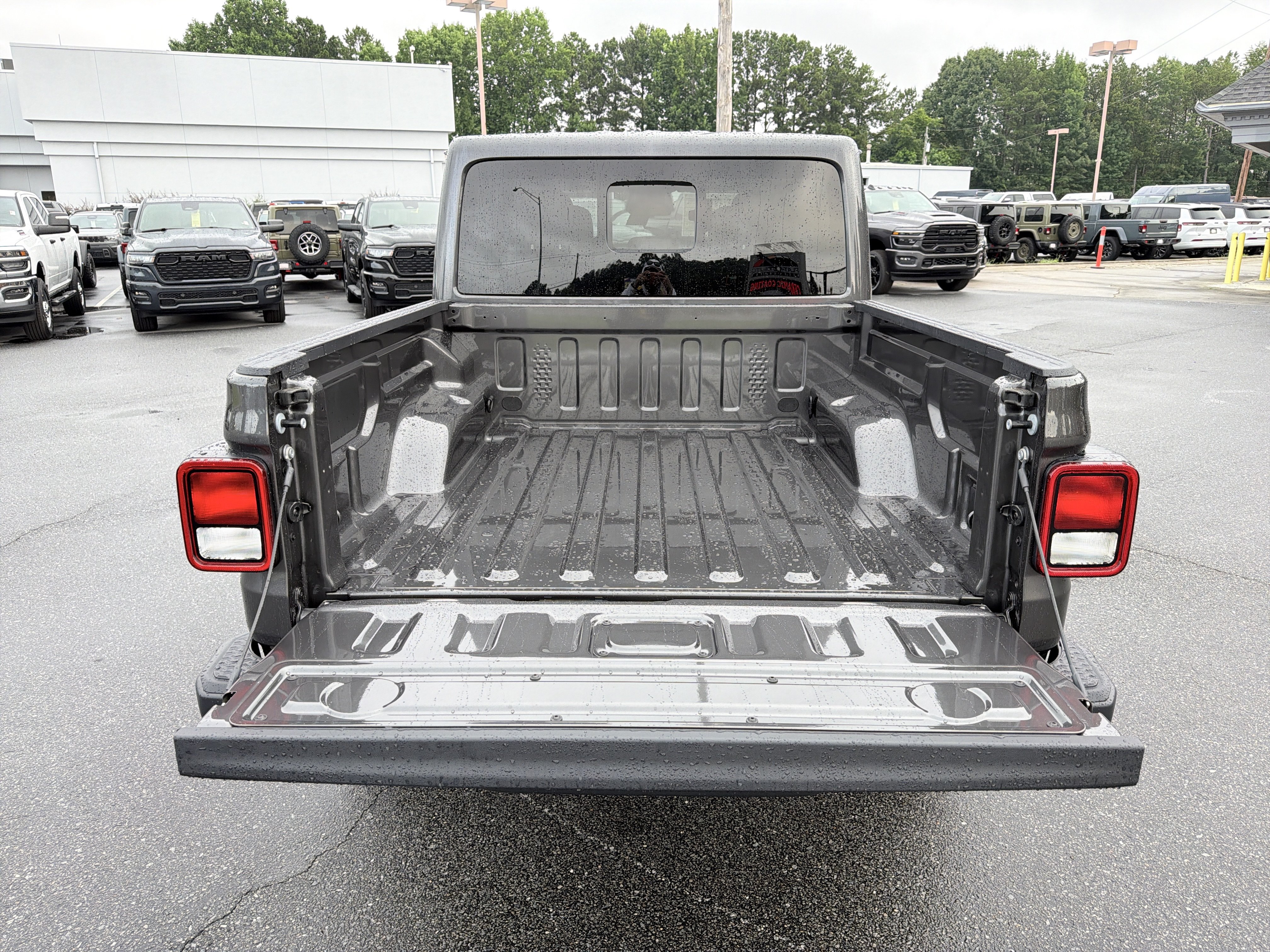 New 2026 Jeep Gladiator Sport AWD/4WD image 17