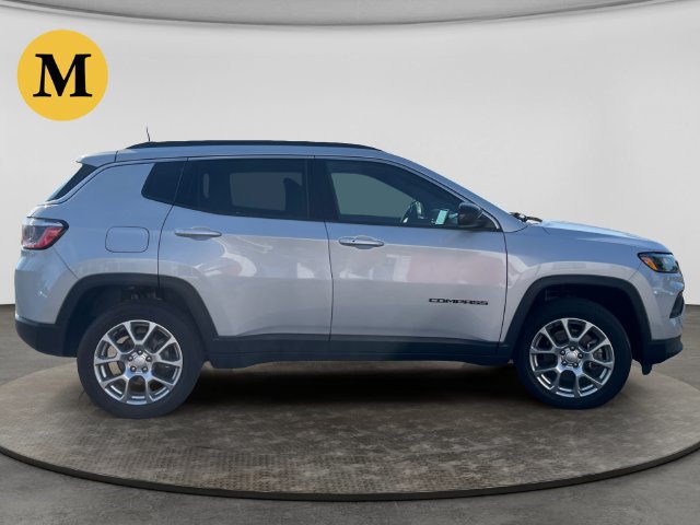 Used 2024 Jeep Compass Latitude AWD/4WD image 6