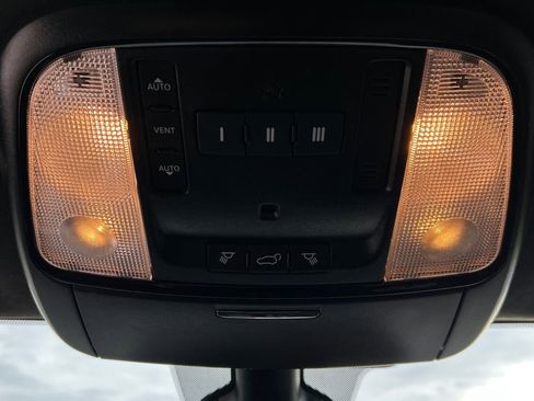 Used 2021 Dodge Durango R/T w/ Premium Interior Group image 38