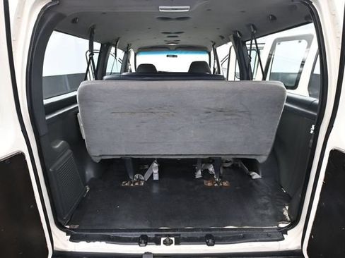 Used 1995 Ford E-150 and Econoline 150 Club Wagon RWD image 28