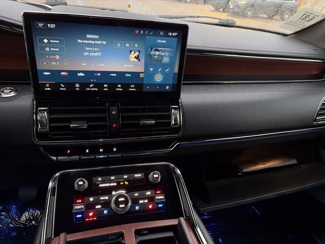 Used 2023 Lincoln Navigator Reserve AWD/4WD image 17